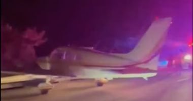 رجل مخمور يهبط بطائرته على طريق سريع بأمريكا.. الشرطة عملت إيه؟ "فيديو وصور"