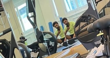 محمد صلاح يخوض تدريبات بدنية فى الجيم استعداداً للموسم الجديد.. صور