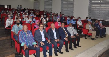 معهد إعداد القادة: انطلاق فعاليات الجلسة الافتتاحية لفوج منارات الحياة بمشاركة 150 طالبا