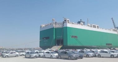 ميناء غرب بورسعيد يستقبل السفينة الرورو ASTRO على متنها 974 سيارة 
