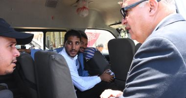 محافظ قنا يفاجئ مجمع مواقف الوقف للاطمئنان على تطبيق تعريفة الركوب الجديدة 