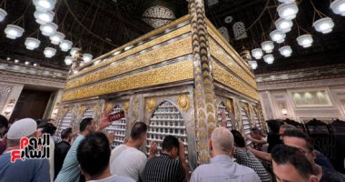 فى رحاب آل البيت.. جماليات أروقة مسجد الحسين بعد ترميمه وأجواء شارع المعز بعد تطويره