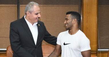رئيس جامعة القناة يستقبل طالب كلية العلوم بطل أفريقيا فى المصارعة الرومانى