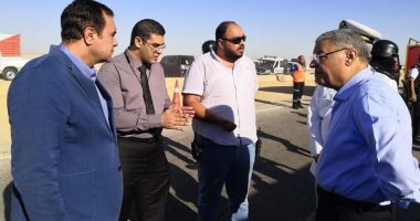محافظ المنيا يوجه مديرية الصحة بتوفير كافة أوجه الرعاية لمصابى حادث الصحراوى