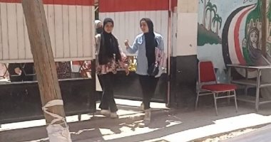 طلاب الثانوية العامة بكفر الشيخ يتحدثون عن امتحان الجبر والهندسة.. صور