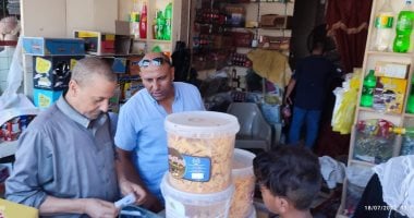 ضبط 23 محلا بدون ترخيص وتحرير 26 محضر جنحة صحية وعدم إعلان عن الأسعار بالبحيرة