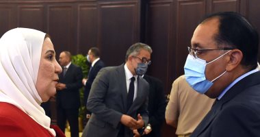 رئيس الوزراء: تزايد إصابات كورونا يؤكد أهمية الالتزام بالاشتراطات الوقائية 