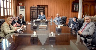 رئيس جامعة بنى سويف يرأس اجتماعى "المجلات العلمية" و"الخدمات الإنتاجية"