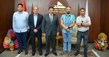 رئيس جامعة دمياط يستقبل الخبير البولندى كريستوف بلاشيك