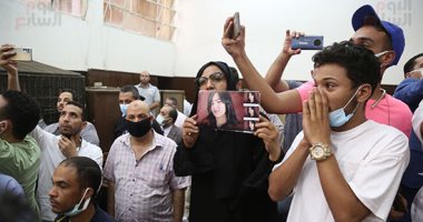 رفع جلسة محاكمة المتهمين بقتل الإعلامية شيماء جمال للقرار.. صور