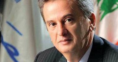 يلاحقه القضاء اللبنانى والأوروبى.. من هو رياض سلامة رئيس مصرف لبنان المركزى؟