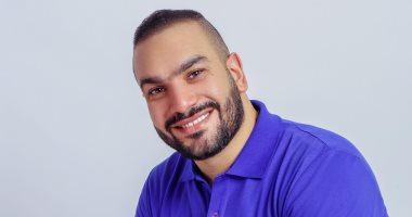 الشاعر فاروق رشاد: تامر حسنى وش خير على كل اللى بيشتغل معاه وسعيد بنجاحى معه