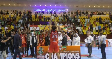 منتخب السلة يتوج بالبطولة العربية للشباب بعد الفوز على الجزائر 64/76