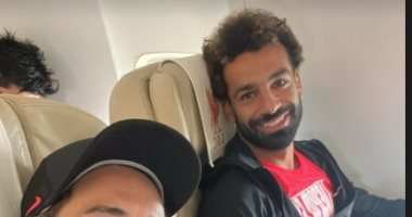 محمد صلاح فى طريقه لمواجهة فريق لايبزج .. صورة 