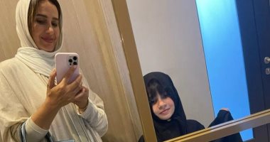 حلا شيحة تنشر صورة برفقة ابنتها: مش عيب نصلح أخطاءنا 