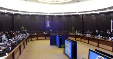 رئيس الوزراء يتابع برنامج الطروحات الحكومية فى البورصة 