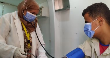 الكشف وتوفير العلاج لـ1370 مواطنا فى 9 تخصصات ضمن "حياة كريمة" ببنى سويف