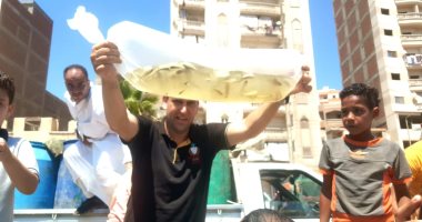 "زريعة الخير" مبادرة لتنمية الثروة السمكية بالبحيرة.. إلقاء 100ألف زريعة معتمدة من وزارة الزراعة بنهر النيل.. تستهدف الصيادين ومواجهة غلاء أسعار الأسماك.. ونساهم مع الدولة فى التنمية.. صور