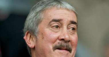 ليفربول يعلن وفاة رئيس مجلس الإدارة والمالك السابق للنادى ديفيد موريس