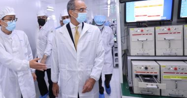 الاتصالات: إنشاء مصنع فى العاشر لإنتاج الهواتف الذكية.. يوفر 1500 فرصة عمل