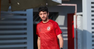 حسين الشحات وطاهر محمد طاهر يواصلان التأهيل على هامش مران الأهلي