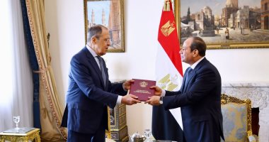 رسالة من "بوتين" للرئيس السيسي بشأن التعاون الاستراتيجى وأوكرانيا.. الرئيس يؤكد لسيرجى لافروف أهمية تغليب لغة الحوار والحلول الدبلوماسية لأزمة أوكرانيا.. ويؤكد: استعداد مصر لدعم مسار تسوية الأزمة عبر اتصالاتها