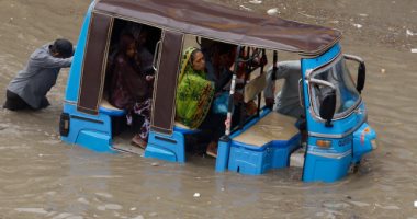 عدد ضحايا الأمطار الموسمية والفيضانات فى باكستان يصل إلى 312 شخصا.. صور