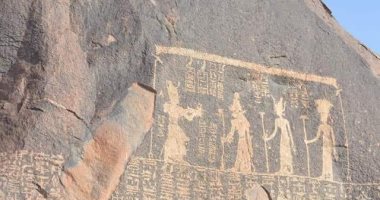 وادى الحمامات والقلعة العثمانية "الطابية بالقصير" وجبل الدخان وفنار رأس غارب آثار لها تاريخ بالبحر الأحمر.. الأول يحوى نقوشا فرعونية ويحكى عن رحلات الفراعنة لبلاد بونت..والثانية كانت تحمى قوافل الحجاج من اللصوص