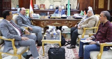 محافظ المنيا يناقش خطوات تنفيذ 4 مشروعات لتحسين الخدمات للمواطنين 