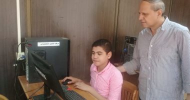 وكيل تعليم كفر الشيخ يشهد الاختبارات الإلكترونية للالتحاق بمدرسة الطاقة النووية