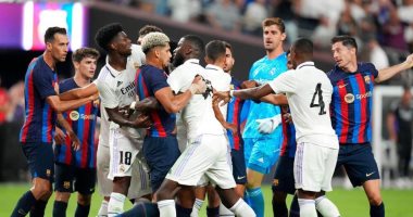 رودريجو يشعل شرارة الاشتباكات في كلاسيكو ريال مدريد وبرشلونة.. فيديو
