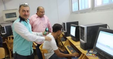 عقد الاختبارات الإلكترونية للمتقدمين للمدرسة النووية بالوادى الجديد.. صور