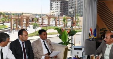 محافظ أسوان يلتقى مسئولى صندوق دعم وتمويل وإدارة وتشييد المشروعات التعليمية