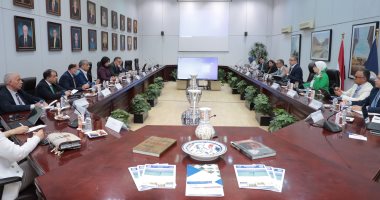 وزير السياحة والآثار يستكمل اجتماعاته لمتابعة الاستعدادات لاستضافة COP27