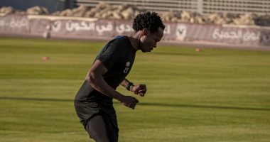 بيرسي تاو ينتظم في تدريبات الأهلي خلال 10 أيام