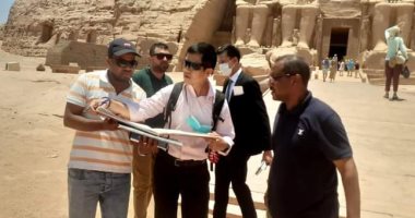سفير تايلاند بالقاهرة يزور معبد أبوسمبل فى جولة سياحية لمد يوم واحد.. صور