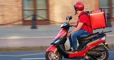 إتيكيت التعامل مع عامل الدليفرى.. كونى حريصة على واجب الضيافة