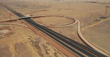 النقل تربط محور دراو بأسوان بطريق الصعيد الصحراوى الغربى