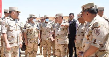 الفريق أسامة عسكر يتفقد المنظومة التعليمية والتدريبية بمعهد ضباط الصف المعلمين