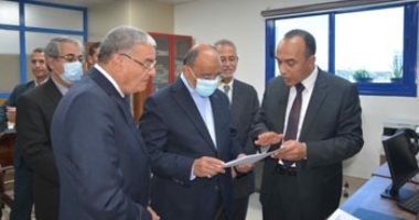 وزير التنمية المحلية ومحافظ المنيا يتفقدان إدارة نظم المعلومات 