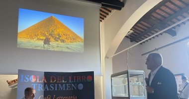 مئوية توت عنخ آمون.. حواس يلقي محاضرة عن الفرعون الذهبي بإيطاليا .. صور