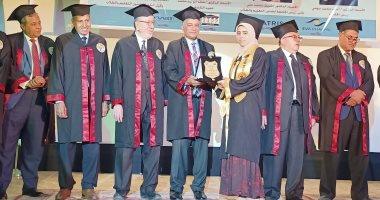 جامعة السادات تكرم الدفعة الثانية لخريجى كلية الصيدلة فى المنوفية
