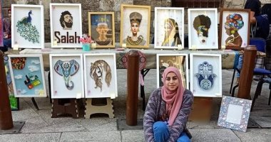 آلاء تبدع فى الرسم بطي الورق.. تنفذ لوحات تراثية وبورتريهات لشخصيات مؤثرة
