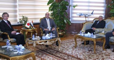 وزير الطيران يبحث مع السفير اليابانى تعزيز التعاون فى مجال النقل الجوى