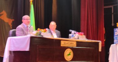 وزير القوى العاملة يسلم 250 وثيقة أمان للعمالة غير المنتظمة بالشرقية