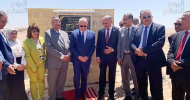 محافظ الأقصر يضع حجر الأساس لمشروع الـ100 فدان بمدينة طيبة.. صور