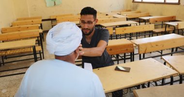 "حياة كريمة".. الكشف والعلاج المجانى لـ 553 حالة فى قافلة طبية بقرية أبنود بقنا