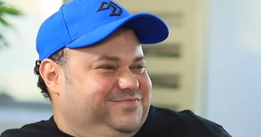 مدحت تيخة: نور الشريف وش السعد عليا ولما شافنى مسك خدودى وقالى أتبخر