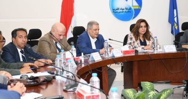 رئيس القابضة للمياه ومحافظ دمياط يناقشان نسب تنفيذ مشروعات حياة كريمة