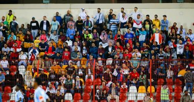 الجماهير تزين مباراة منتخب الشباب ونظيره الصومالي بكأس العرب.. صور